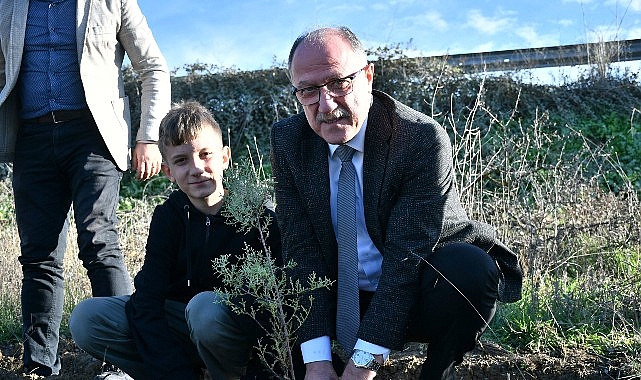 Belediye Başkanı Nergiz Karaağaçlı Öztürk’ten Fidan Dikimine Destek